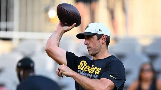 Aaron Rodgers Responds Unexpectedly to Teammate’s ‘Retirement Home’ Remark
