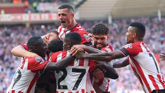 Sunderland Soar: Ballard Debut Dazzles in 3-0 Triumph Over West Ham