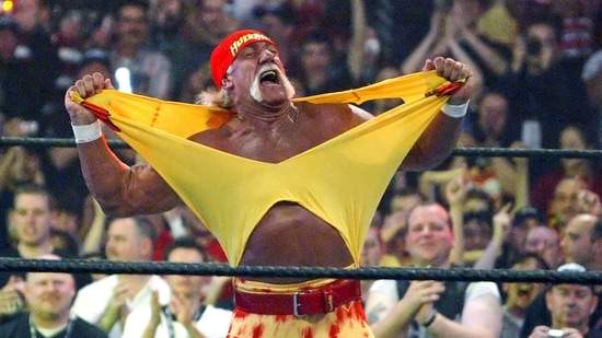 SmackDown Honors Hulk Hogan with Emotional Tribute, Leaving WWE Fans Moved