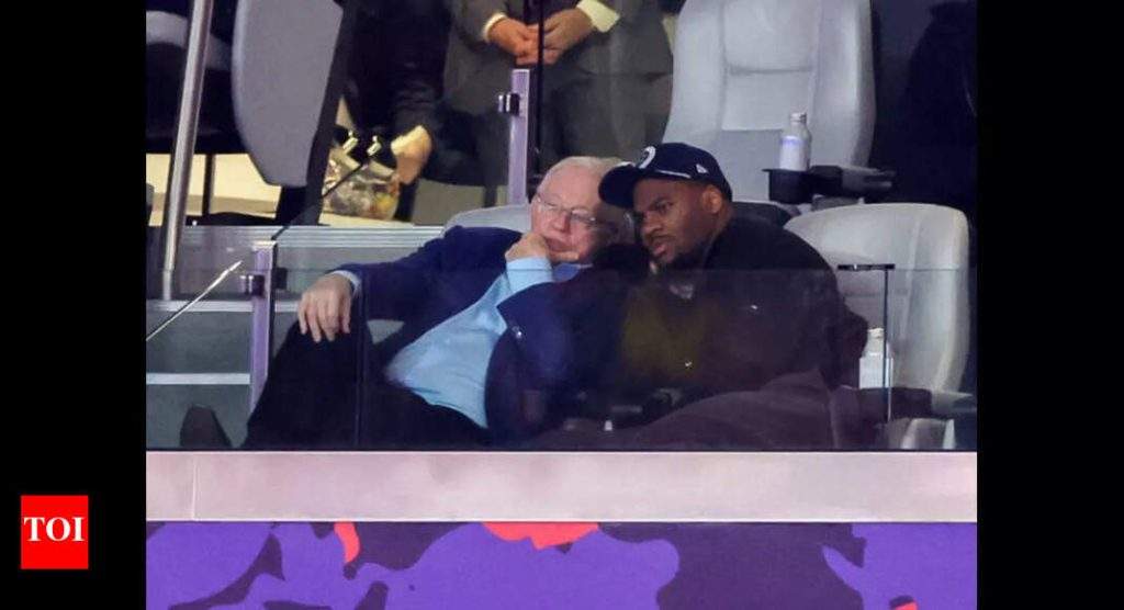 NFL veteran cautions as Cowboys contract disagreement between Micah Parsons and Jerry Jones becomes personal | Times of India NFL News