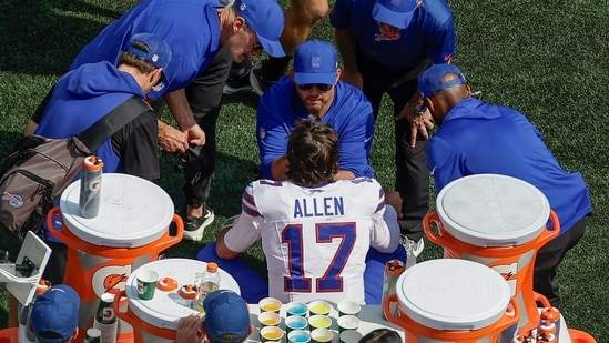 Bills QB Josh Allen Braves Severe Nose Bleed During NY Jets Match: A Recap”
