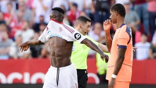 Sevilla Schools Barcelona, While Atletico Stumbles